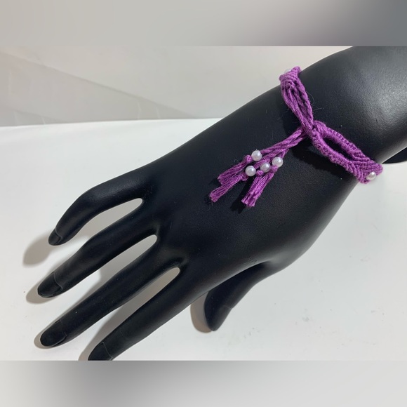 Hand crafted beaded macrame bracelet for little girl - Picture 4 of 6